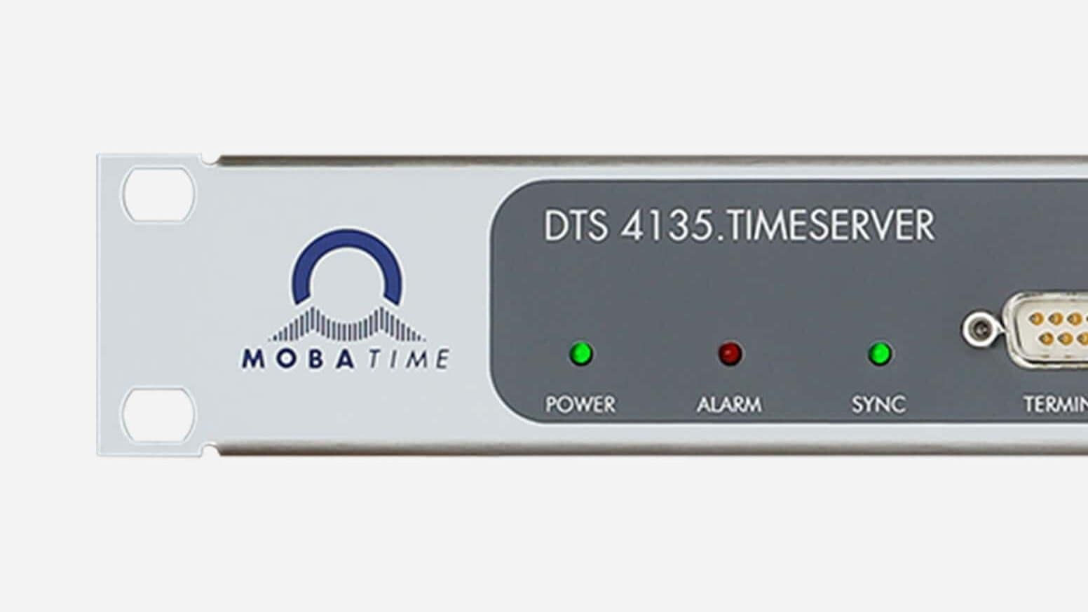 Mobatime DTS 4135.timeerver servidor de tiempo NTP vista frontal DCF IRIG sincronización