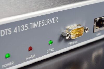 Sideview from a NTP Time Server DTS 4135