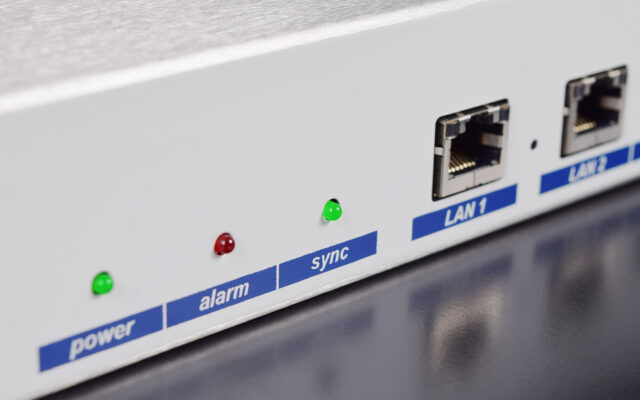 Mobatime dts4132-4 time server Side view input DCF IRIG NTP synchronization