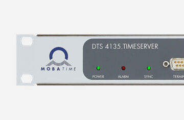 Mobatime DTS 4135.timeerver servidor de tiempo NTP vista frontal DCF IRIG sincronización