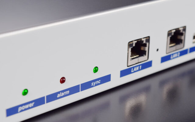 Mobatime dts4148-4 NTP PTP time server DCF IRIG redundancy IEEE 1588 synchronization