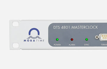 Mobatime DTS4801. Masterclock NTP DCF Polarized Impulses seriel télégramme vue avant