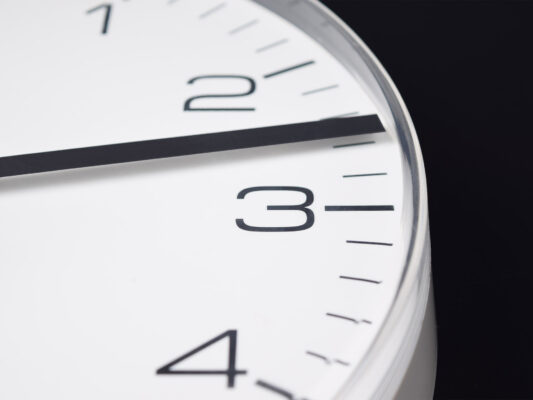 Mobatime eco-5 indoor analogue clock white housing detail view