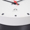 Horloge analogique intérieure tendance vue détaillée du boîtier blanc