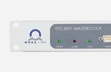 Mobatime DTS4801. masterclock NTP DCF Impulsos polarizados seriel telegrama vista frontal