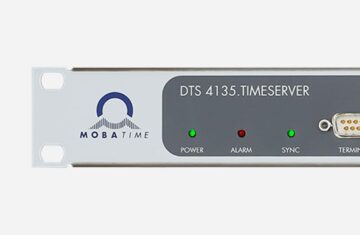 Mobatime DTS 4135.timeserver serveur de temps NTP vue de face synchronisation DCF IRIG