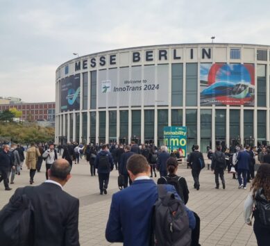 Vista frontal del edificio InnoTrans 2024