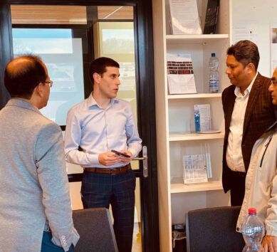 Taller en Sumiswald - la gente habla de relojes y sincronización