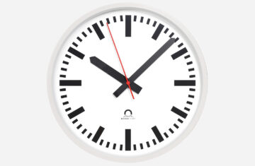 Mobatime flex outdoor analogue clock metallic case (Aluminum) front view, 