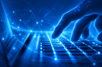 Imagen principal para la actualización sobre vulnerabilidades de PHP, en la que se muestra un teclado estilizado para representar este tema específico del ámbito informático