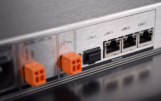 Mobatime DTS 4150.Grandmaster ports Detail back, NTP PTP SyncE, DCF