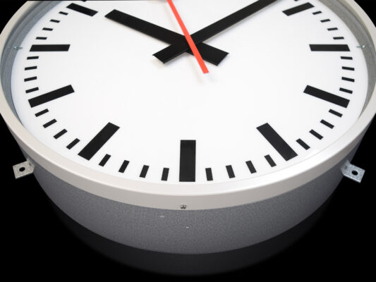 Metro analogue outdoor clockMetro analogue outdoor clock